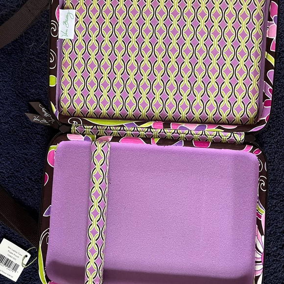 Vera Bradley iPad carrier. - Picture 4 of 6